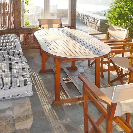 Cycladic-style On With 3 Bedrooms, Sunny Terrace, Shared S * Parikia (Paros)