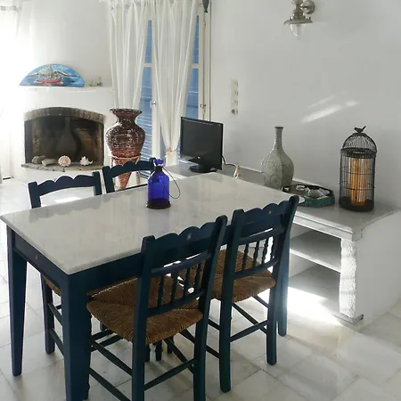 Villa Cycladic-style On With 3 Bedrooms, Sunny Terrace, Shared S *