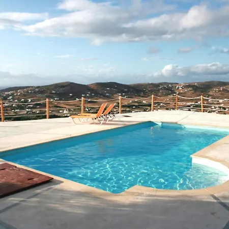 Cycladic-style On With 3 Bedrooms, Sunny Terrace, Shared S * Parikia (Paros)